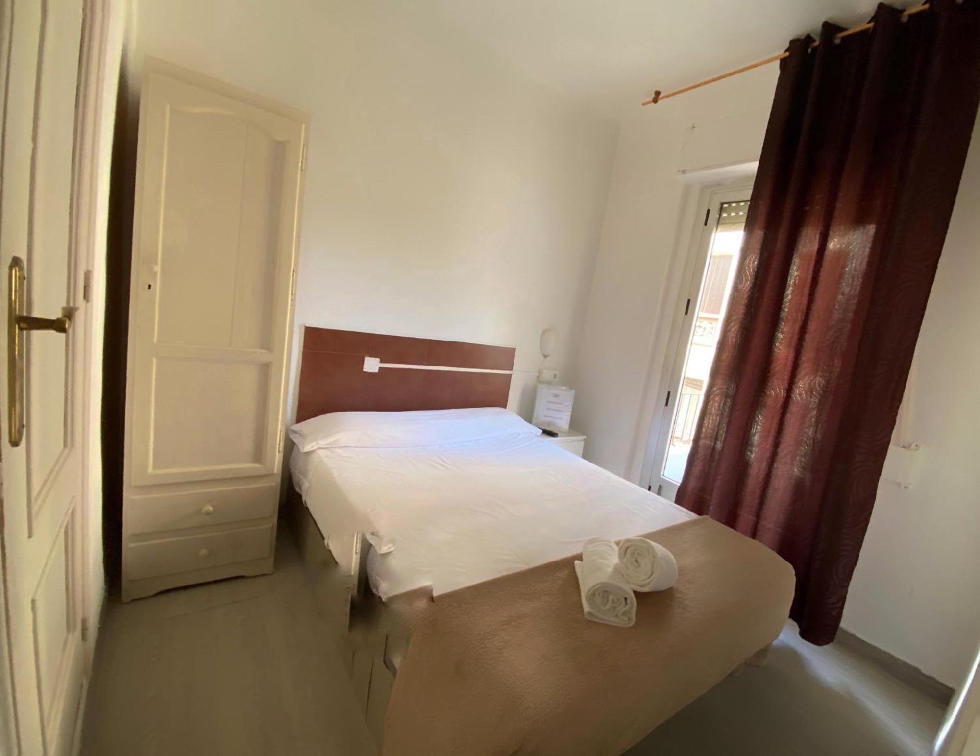 Latic Rooms Alicante Exterior photo