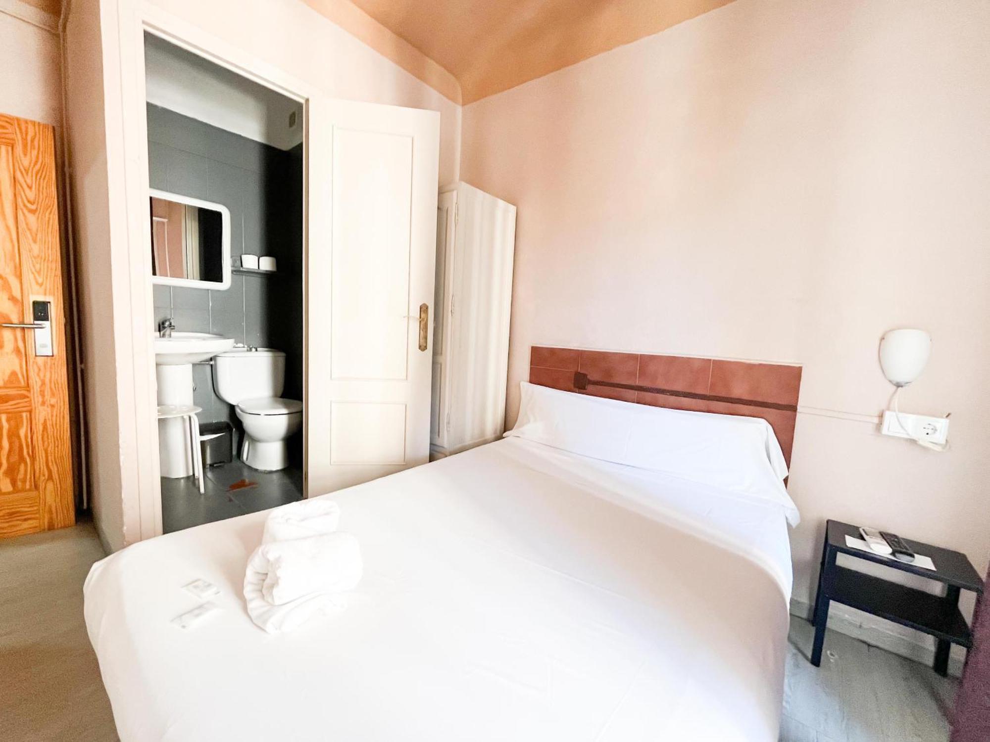 Latic Rooms Alicante Exterior photo