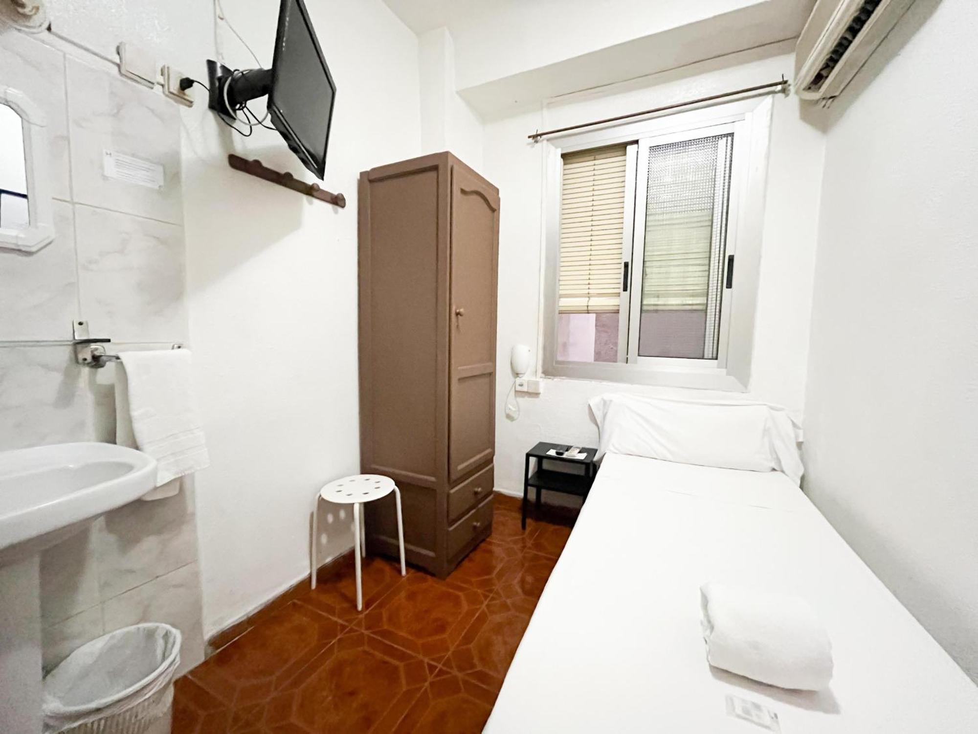 Latic Rooms Alicante Exterior photo