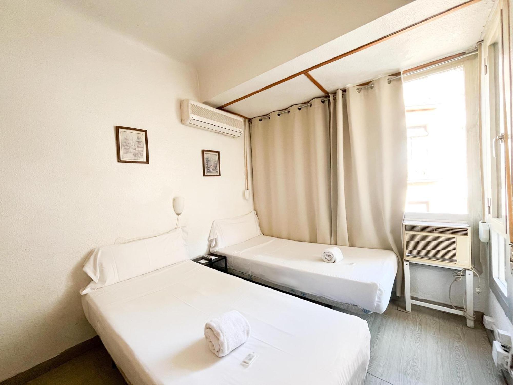 Latic Rooms Alicante Exterior photo