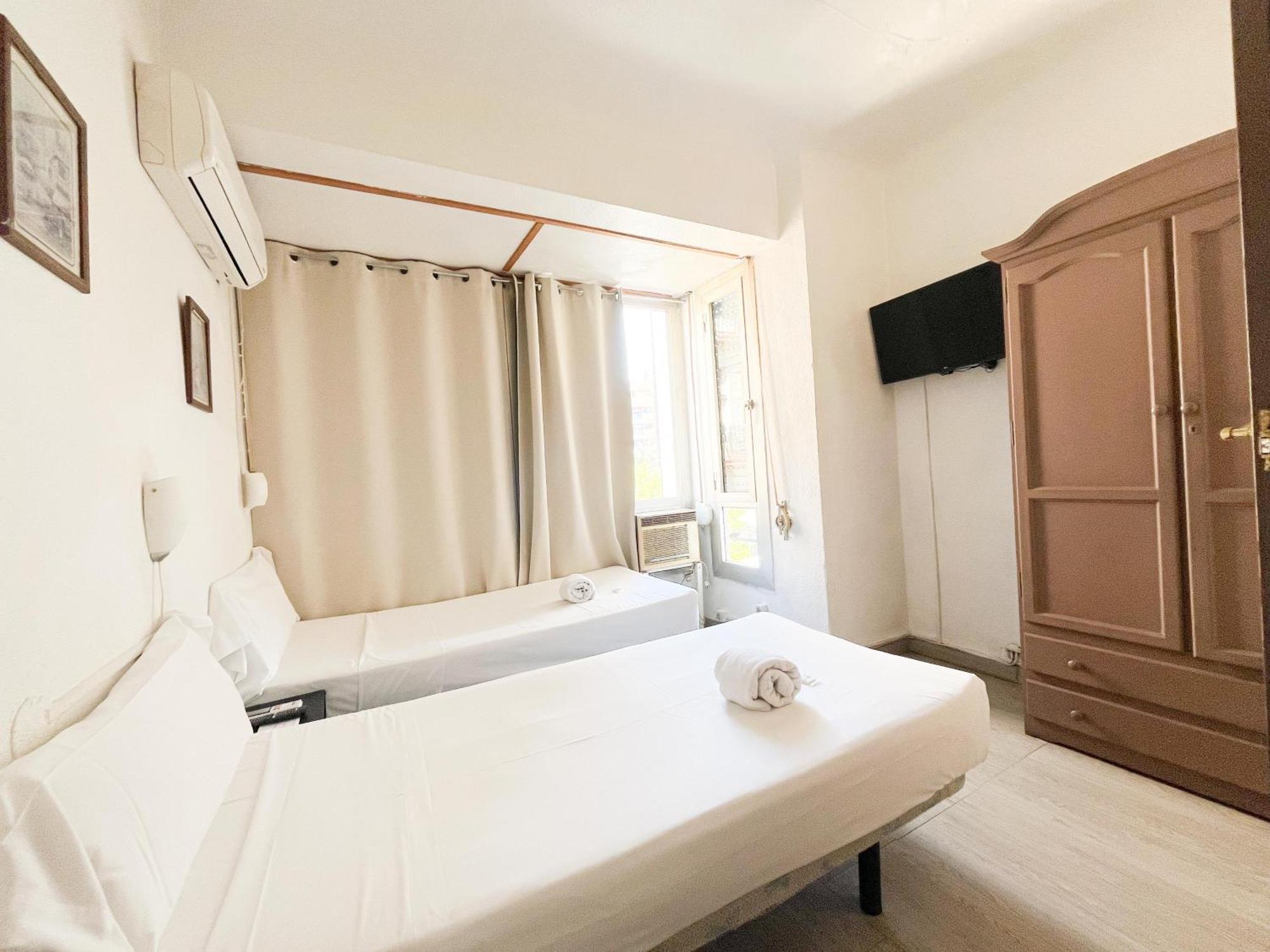 Latic Rooms Alicante Exterior photo