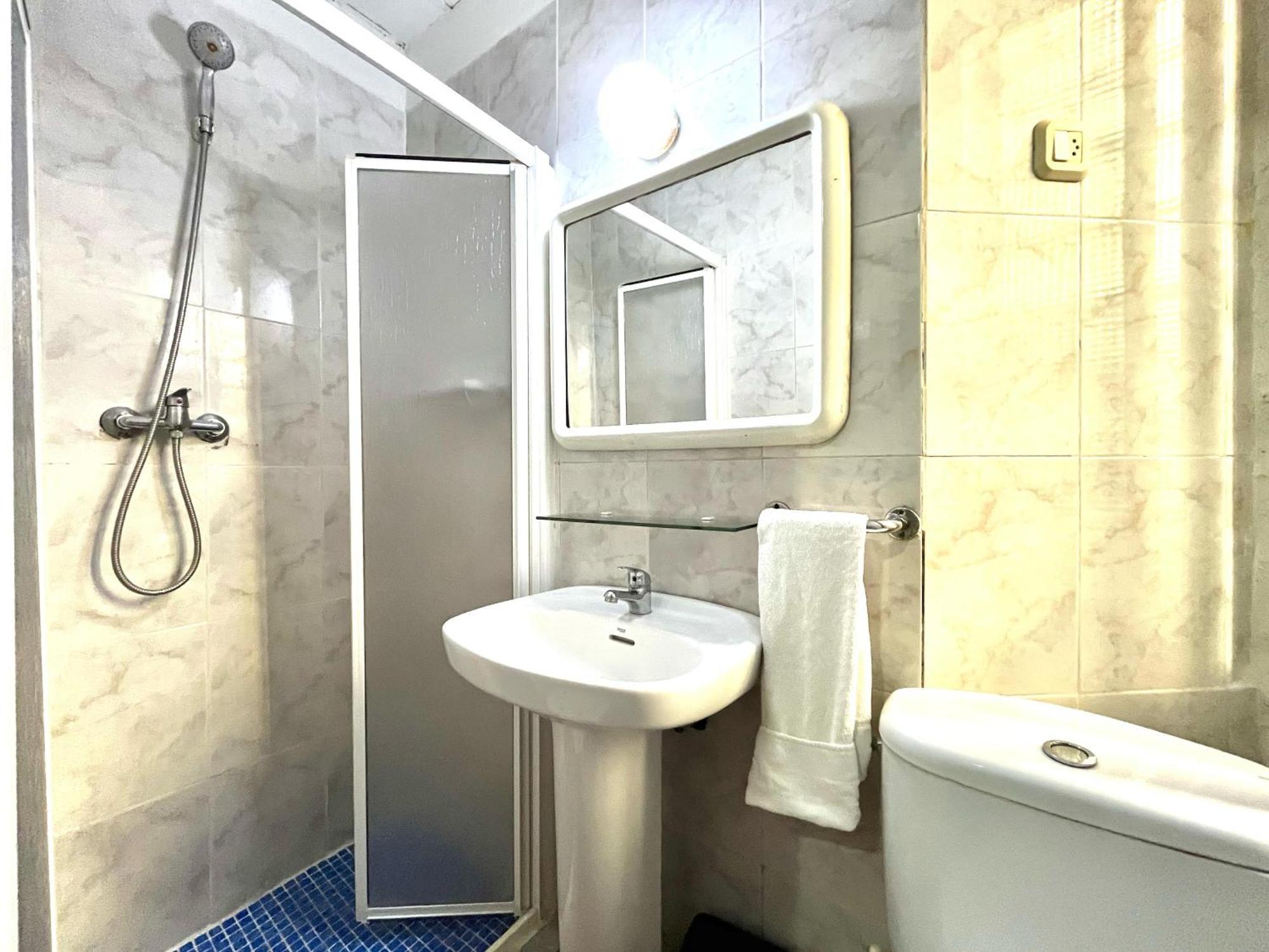 Latic Rooms Alicante Exterior photo