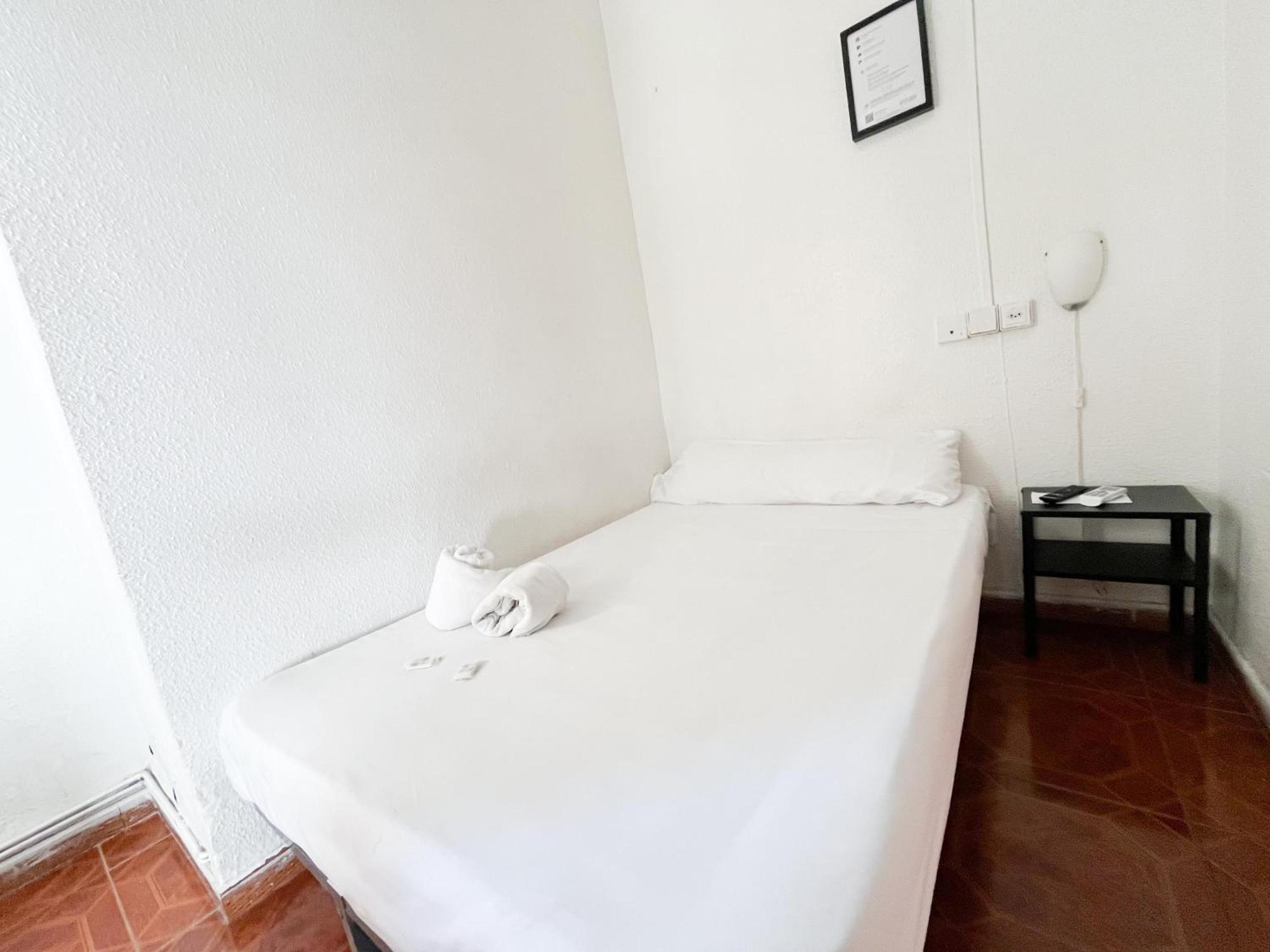 Latic Rooms Alicante Exterior photo