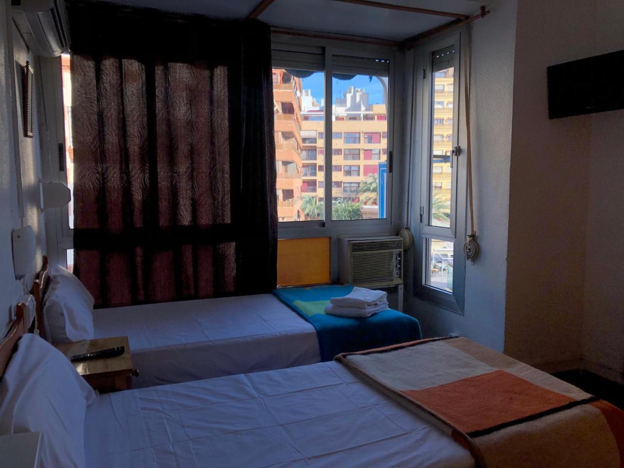 Latic Rooms Alicante Exterior photo